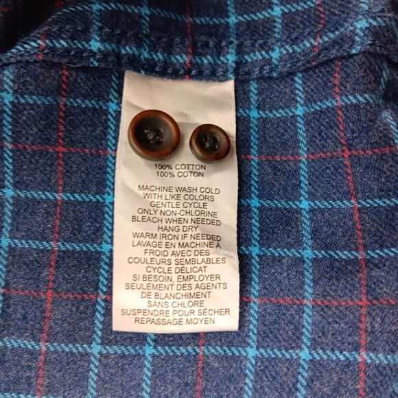 Untuckit  Men's Blue Plaid Flannel button down long-sleeved shirt.  Size 2XL - Picture 5 of 10